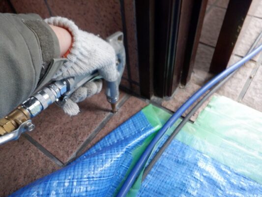 風呂場だけでなく、他の場所も予防のために消毒してもらいました。