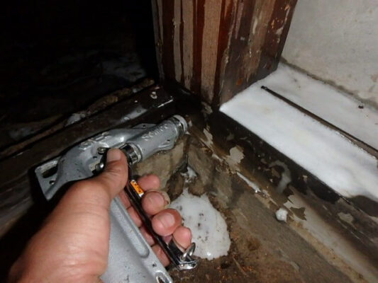 とても丁寧、ちゃんと5年の工事保証書もいただきました