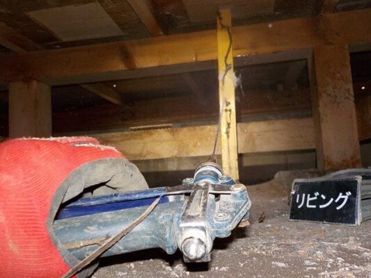 作業中には家の中を汚さないように気を配ってくれた