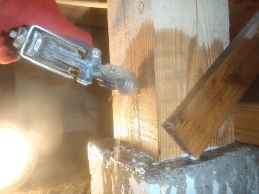 基礎のヒビや配管の様子まで詳しく説明してくれました