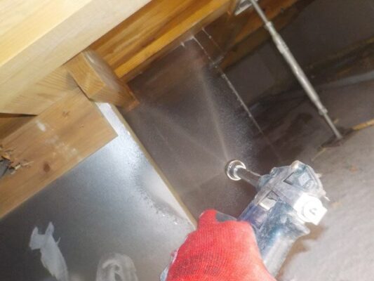 床下の構造が複雑なので消毒作業が大変だったと思います