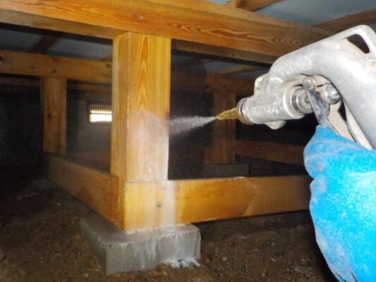 心配していたシロアリの問題もすっかり解消されてホッとしています