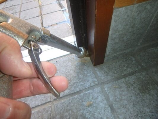 床下の作業は直接見ることができませんでしたが