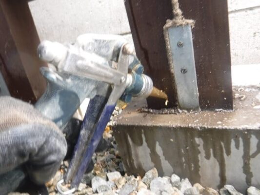 床下に薬剤をしっかり散布してもらい門の白蟻も薬で駆除してもらいました