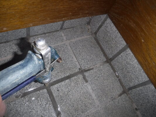 床下配管の異常確認もしてもらえてすごくお得な気分です