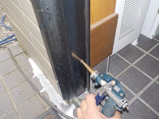 見積もり通りで追加料金とかは一切なし、すごく丁寧にやってくれました。