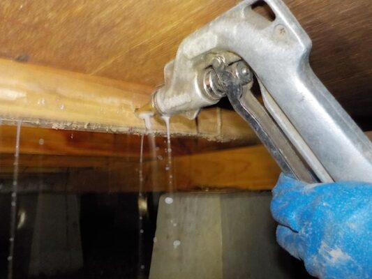 家の基礎全体に薬剤を散布してもらい安心感が違います