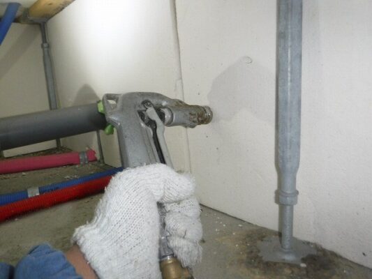 シロアリ被害の初期の兆候を見逃さずに見つけてくれました