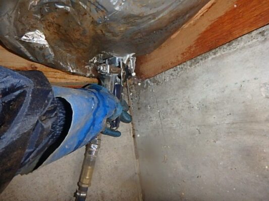 駆除だけでなく雨漏りの補修や木材の補強も合わせてお願いしました