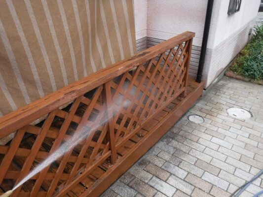 幸い建物には影響はなかったものの、庭に被害が出ていました。